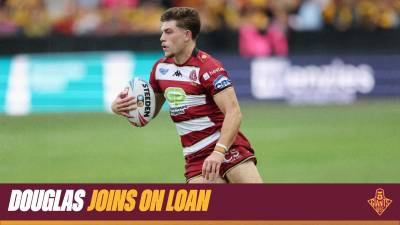 GIANTS SIGN WINGER DOUGLAS ON-LOAN